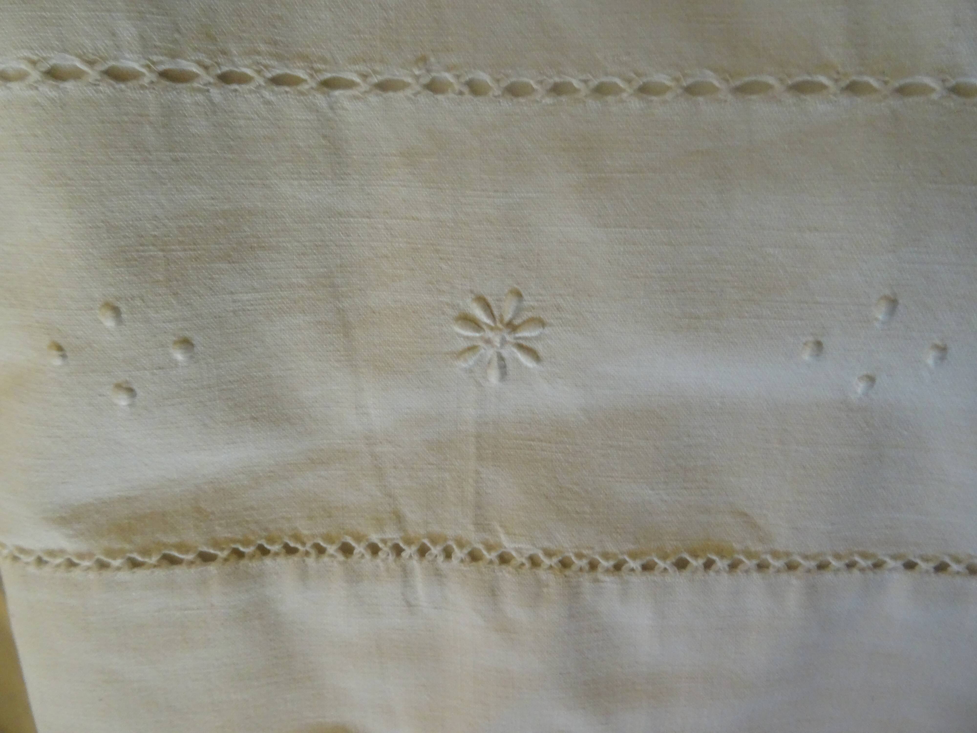 LB monogrammed embroidered sheet