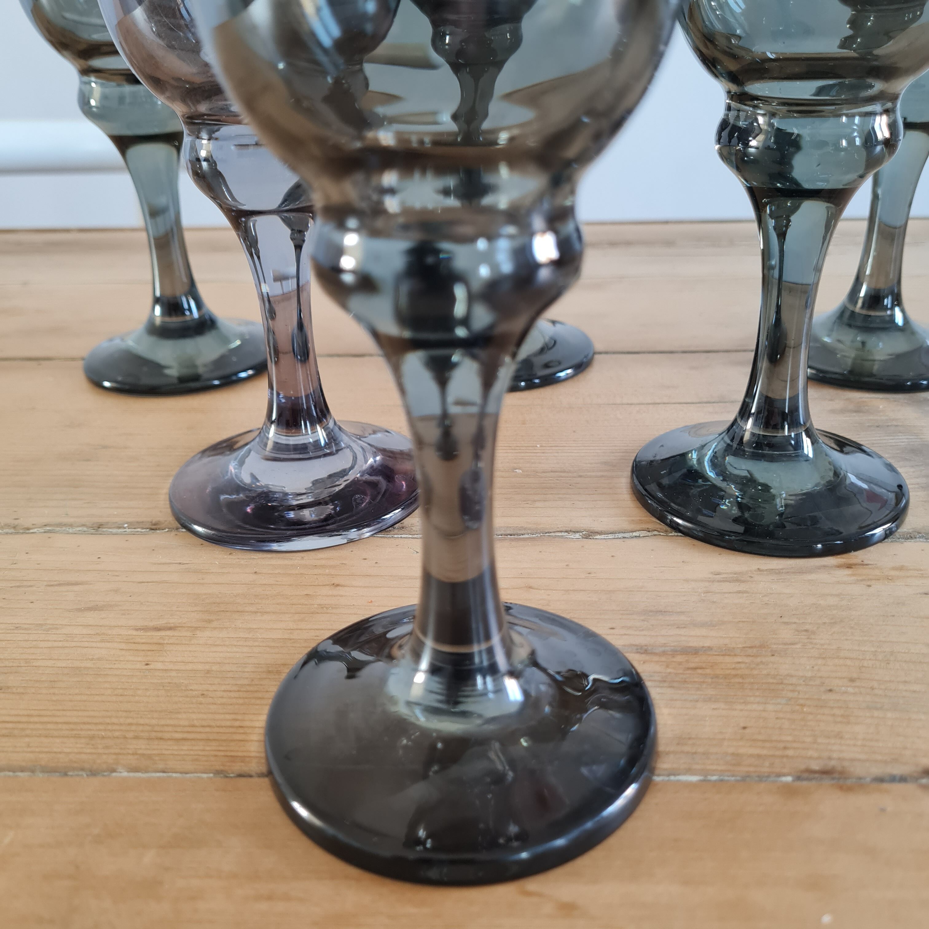 Service of 7 wine glasses