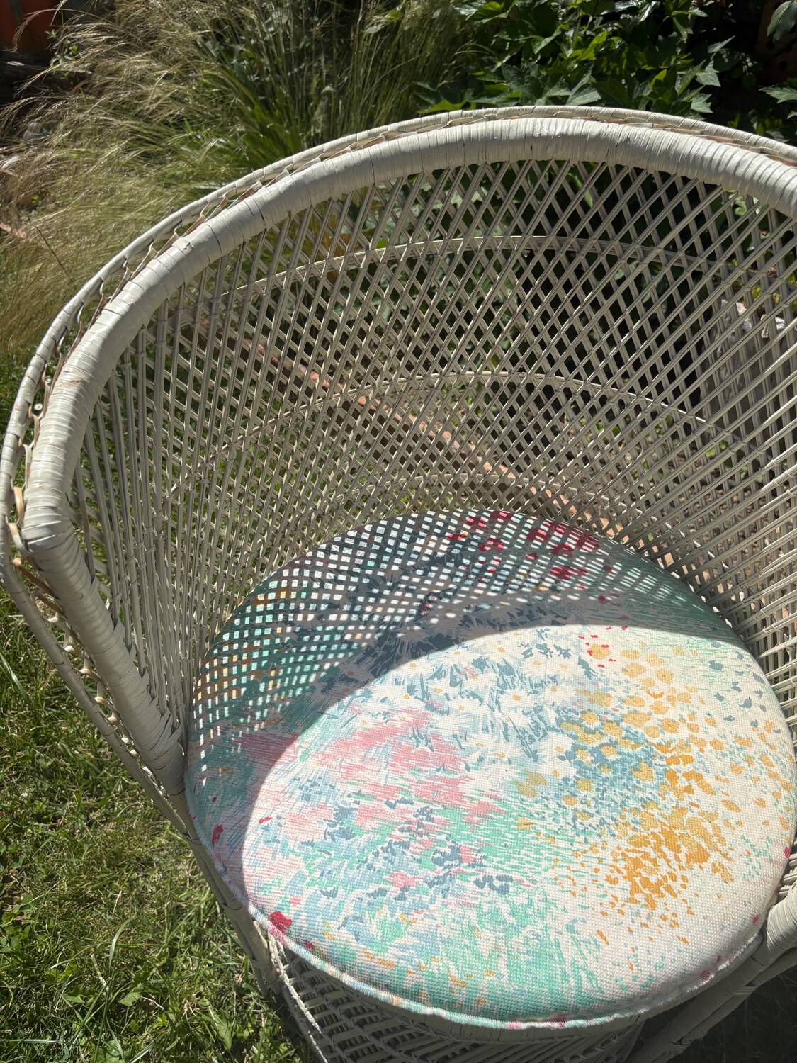 Set of 2 Vintage White Rattan Armchairs – 1970s