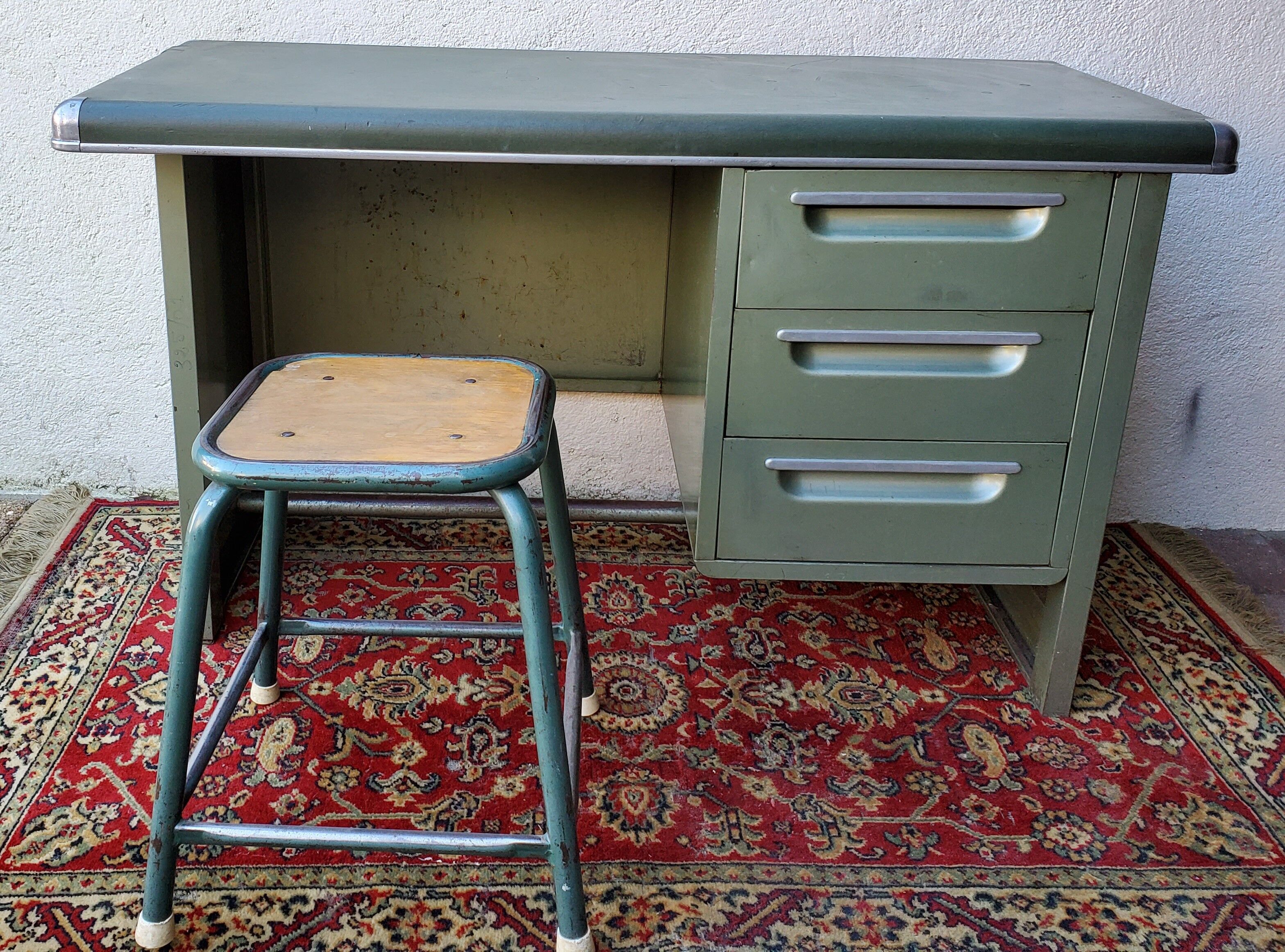 Yac industrial office and stool