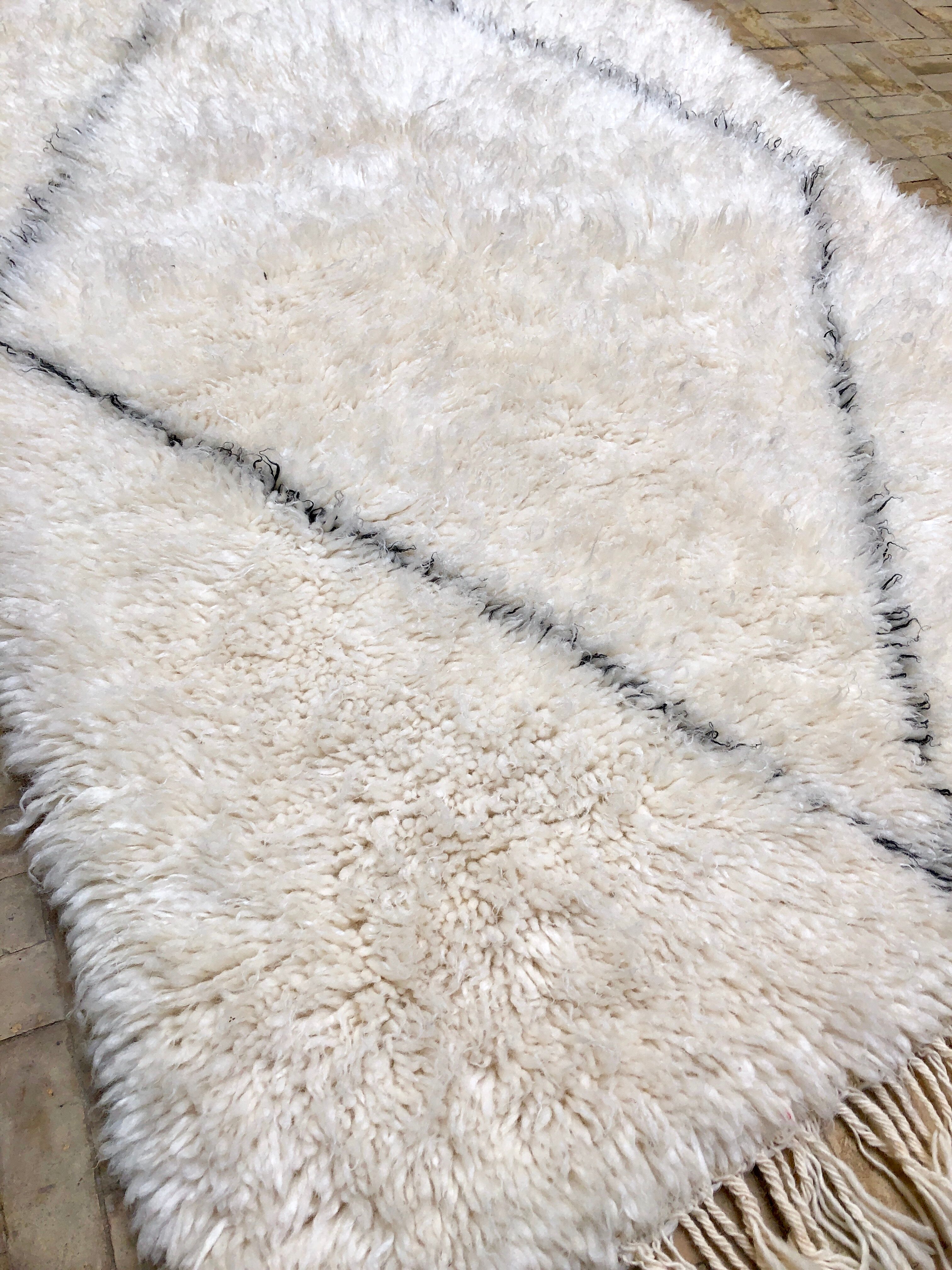 Carpet Berber Moroccan Beni Ouarain Marmoucha 1, 52 x 1, 05 black diamond