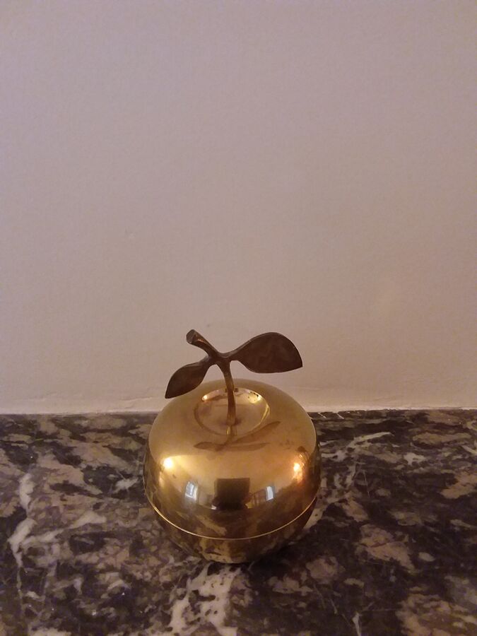 Apple in brass 1970