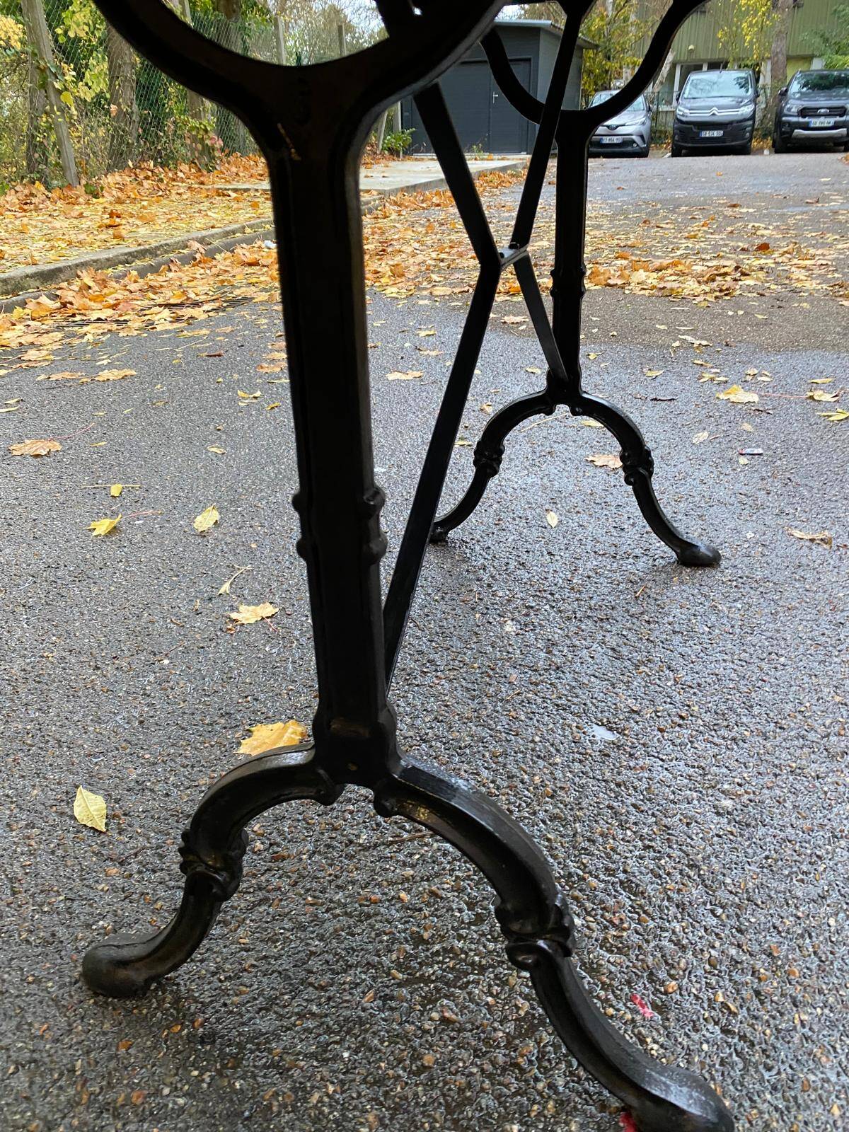 Table de bistrot marbre ovale et acier noire pétrole 4 couverts 140cm