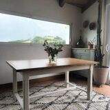 Farm table