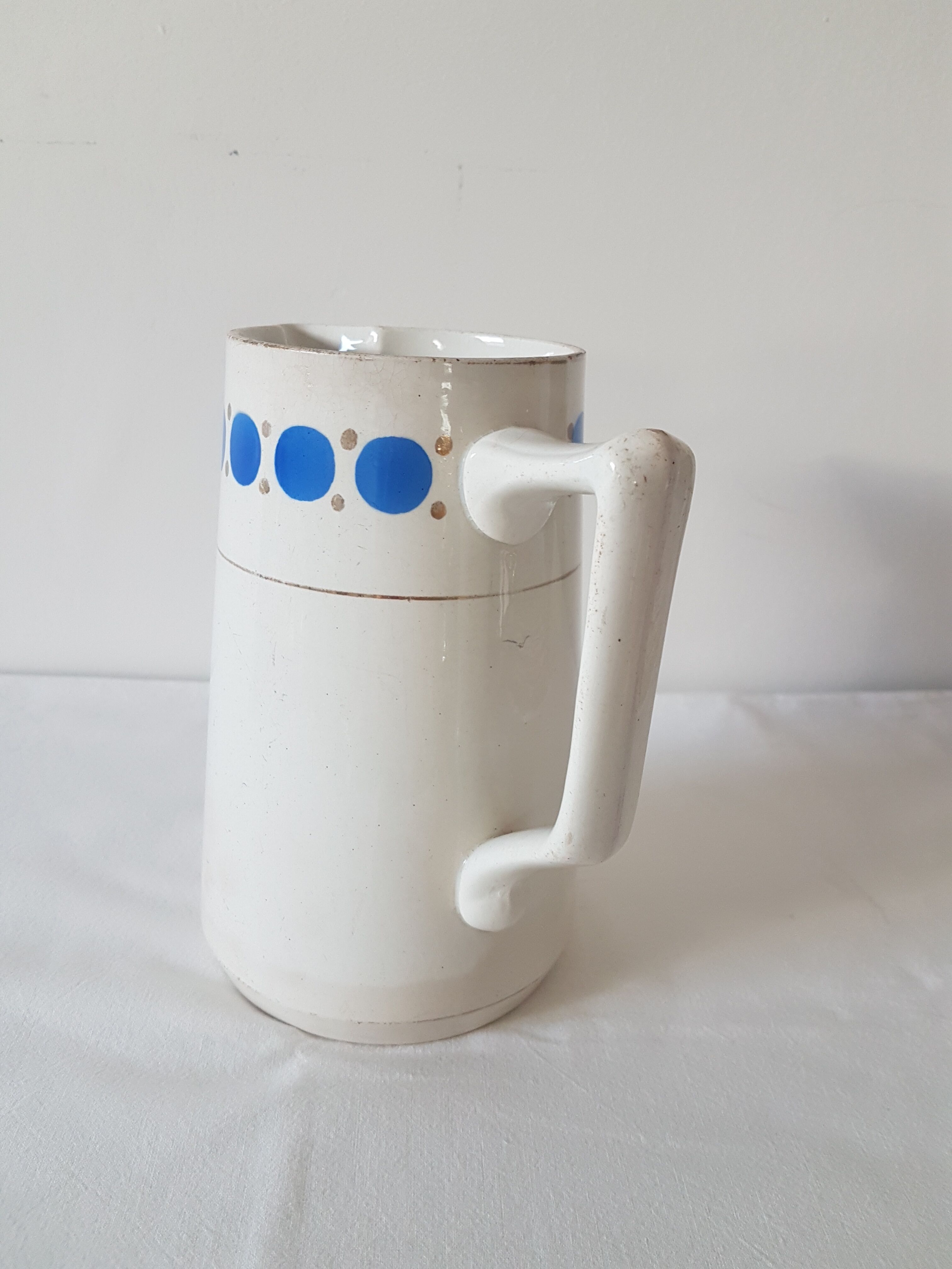 Water pitcher