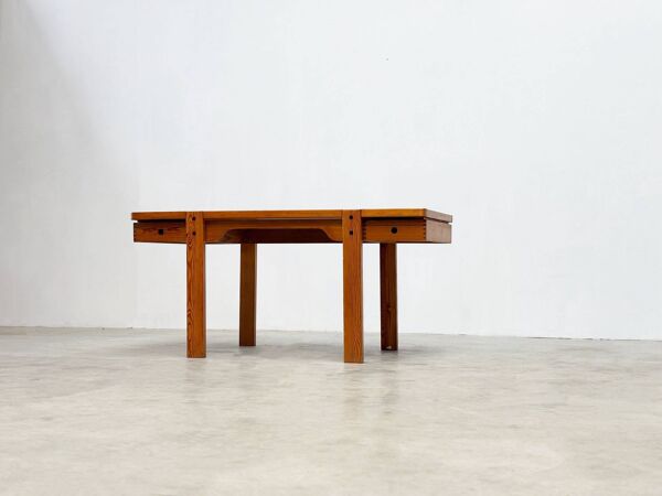 Bureau en pin original des années 1970