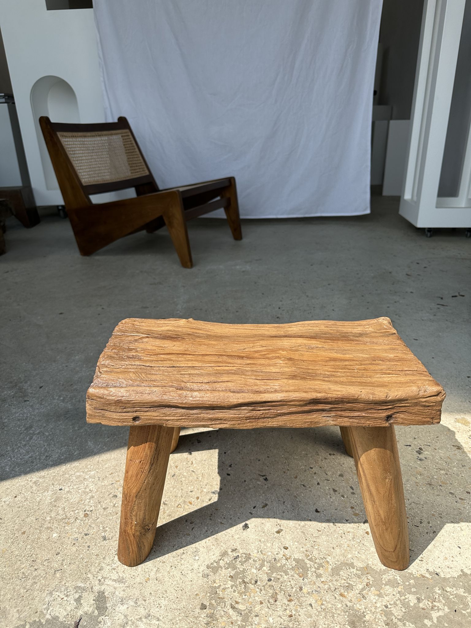 Table d'appoint ou tabouret en teck blond quadripode H:30 L43 l27