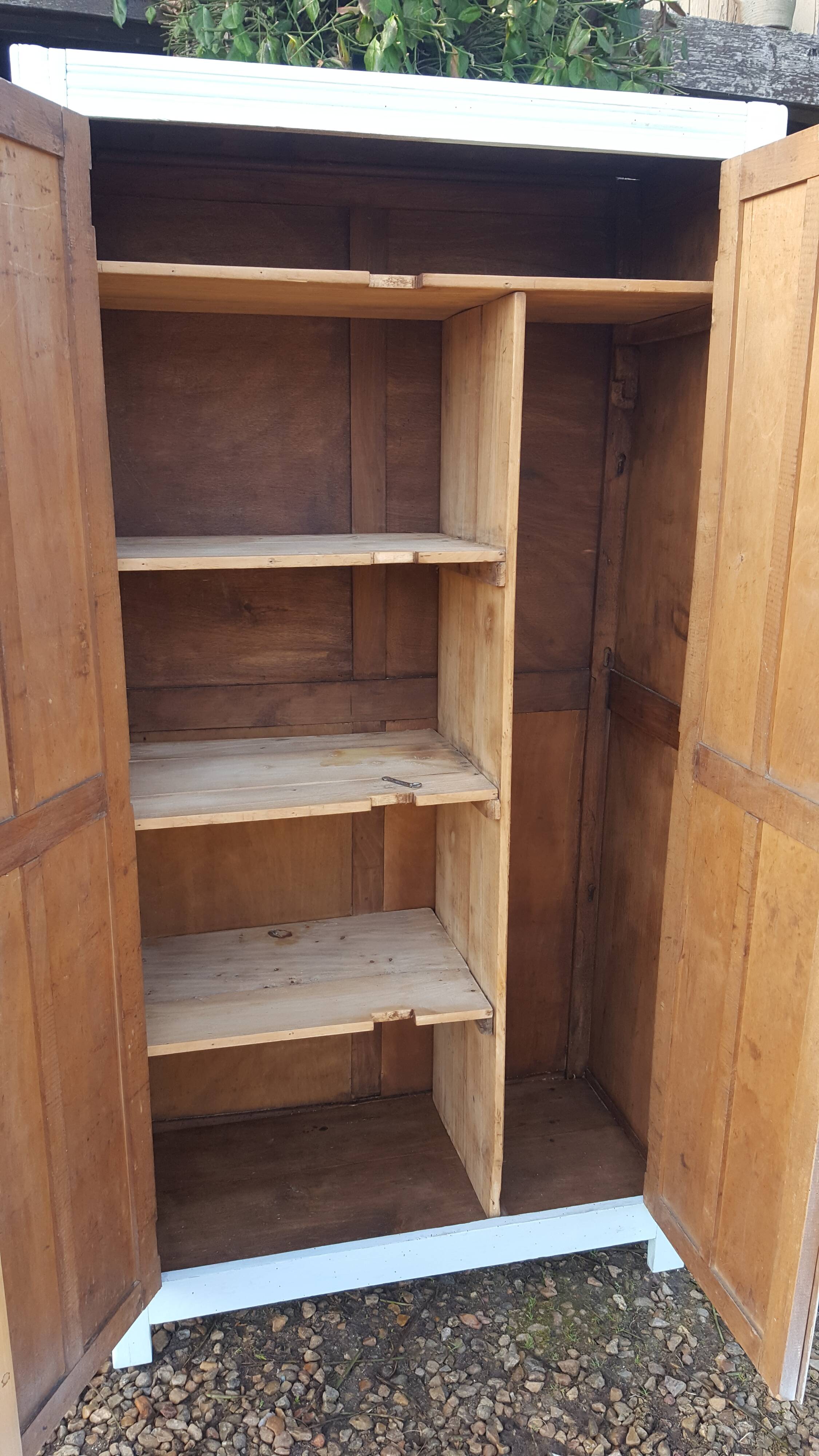 Parisian wardrobe patina blue sky