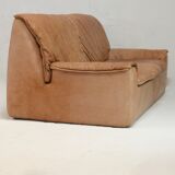 Cinna sofa. Circa 1970. Foam and "caramel" leather. 3 seats.