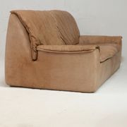 Cinna sofa. Circa 1970. Foam and "caramel" leather. 3 seats.