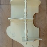 Painted wooden shelf to hang