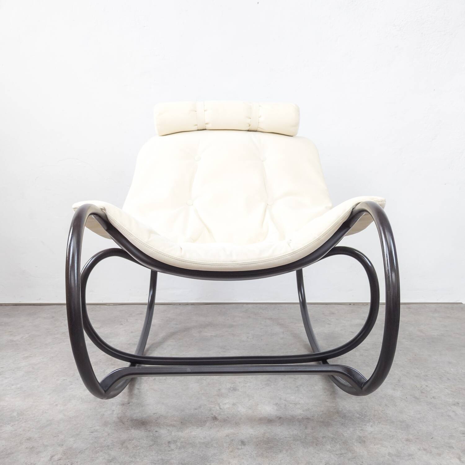 Fauteuil à bascule en bois courbé "Wave" par Michal Riabic pour TON