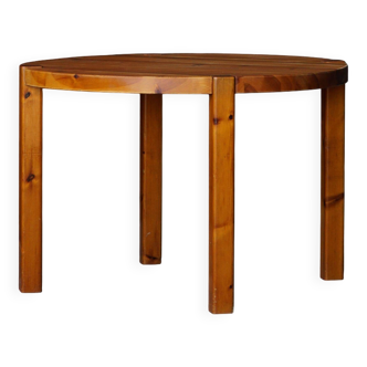 Mid-century Danish round dining table in solid pine, 1970s.