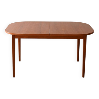 Oval extending teak table