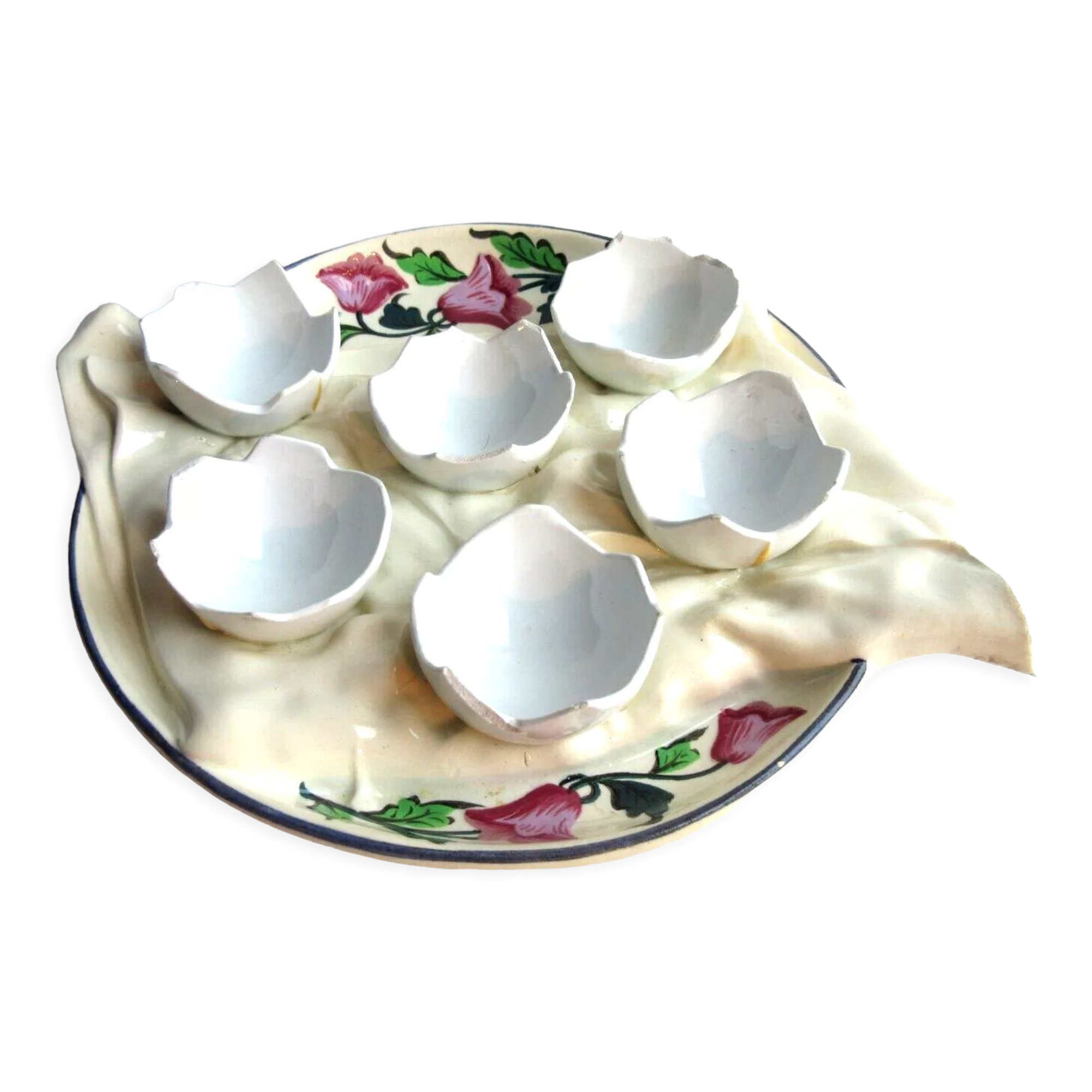 Egg dish or egg dish in slip trompe l'oeil signed GD Paris Deposited