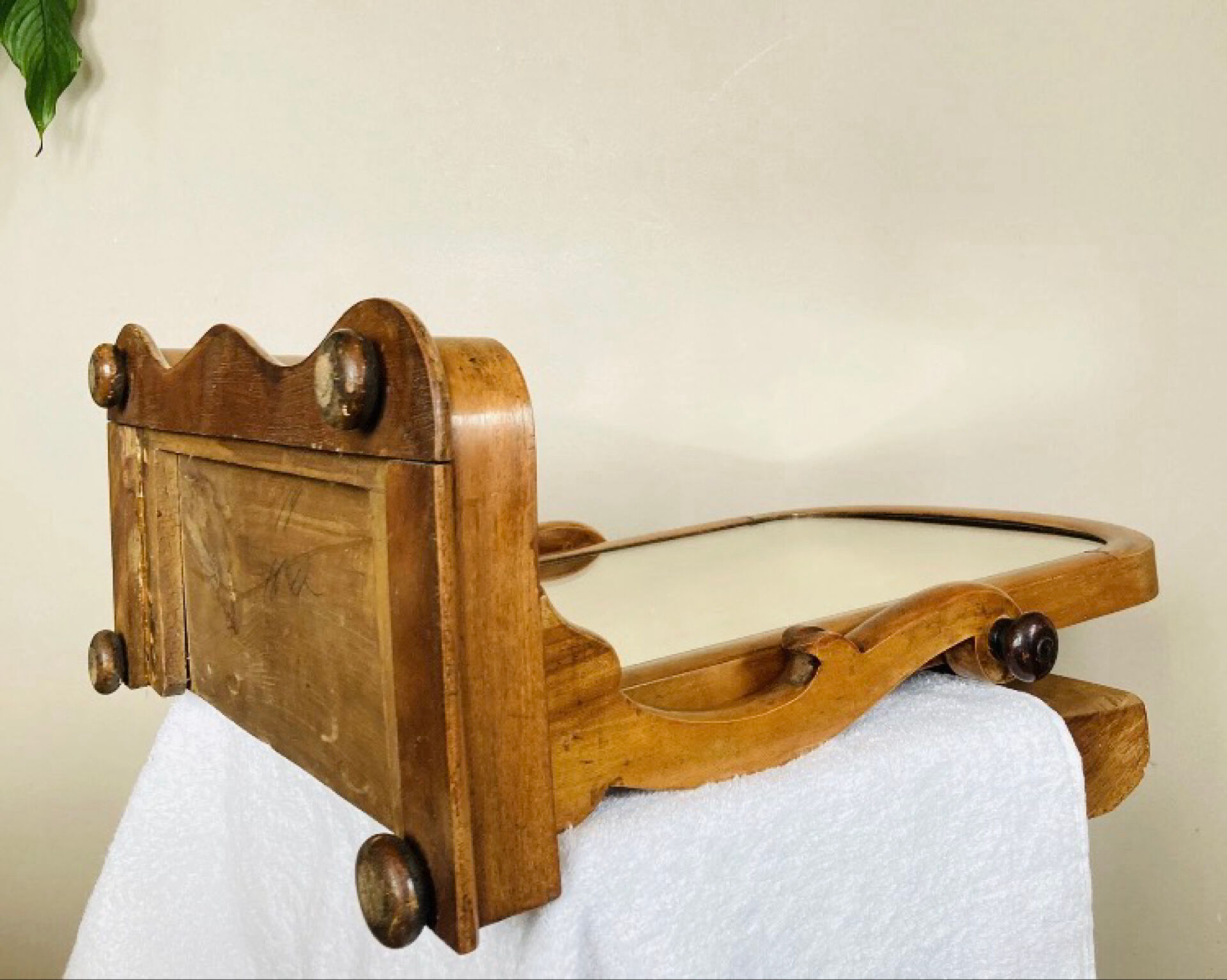 Coiffeuse de table barbière psyché Louis Philippe en noyer époque XIXe