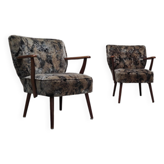 Deux fauteuils du milieu du siècle