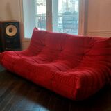 100% original - Ligne Roset Togo 3-seater bench – Red Alcantara (Goya