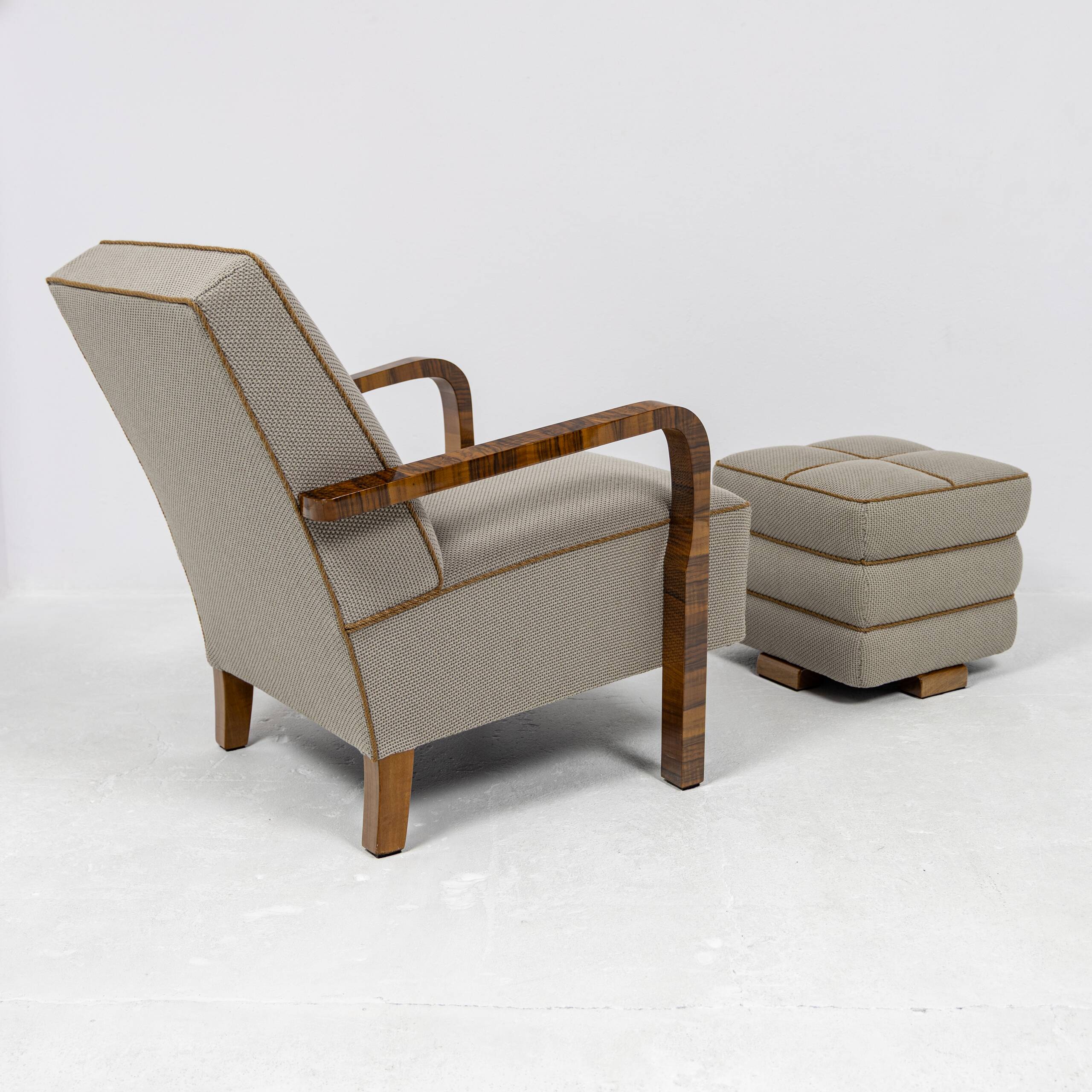 Pair of Art Deco armchairs and two poufs in walnut - 1930-1940