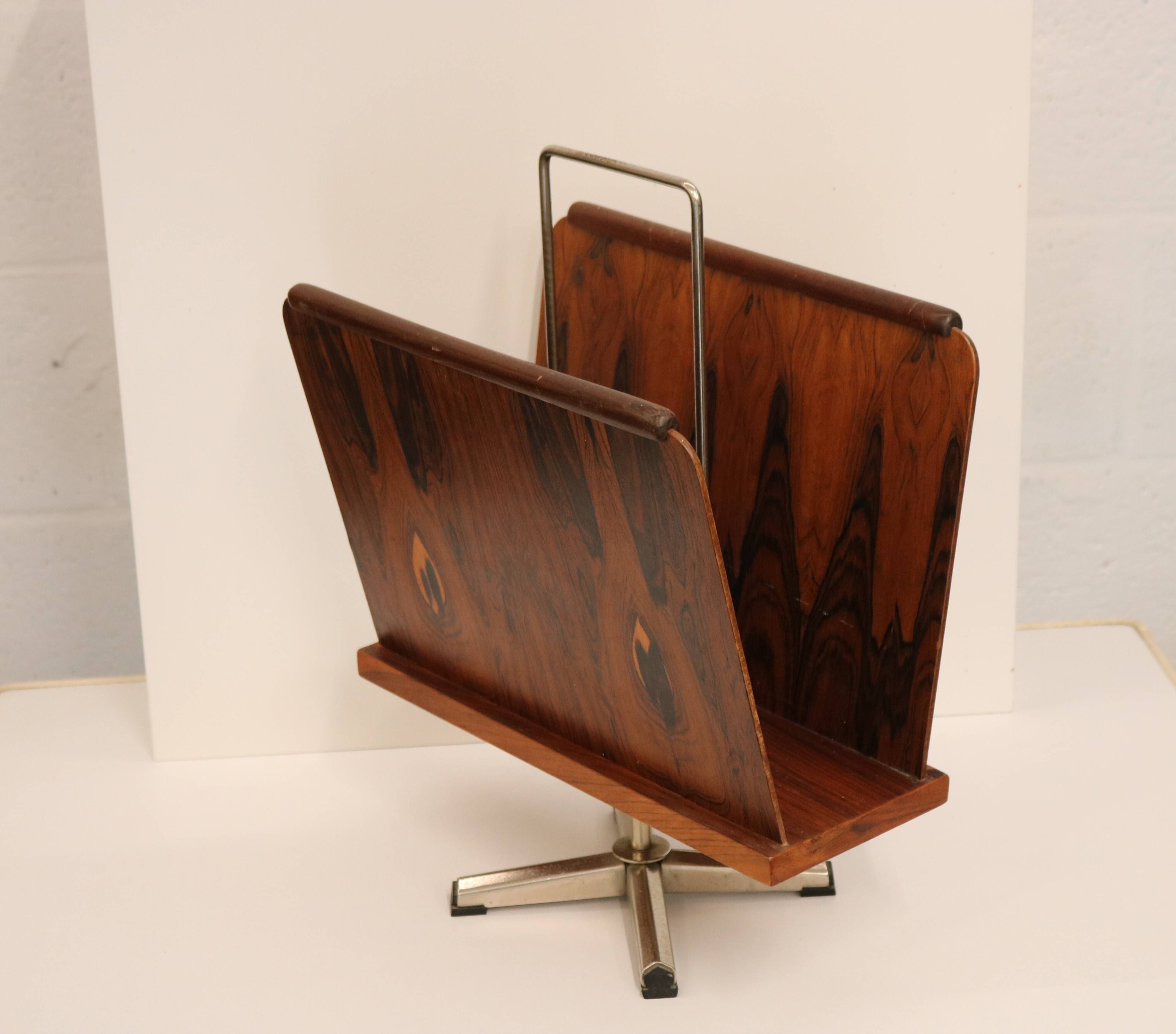 Porte-revues en teck par VAD trevarefabrikk, Norvège, années 1960.