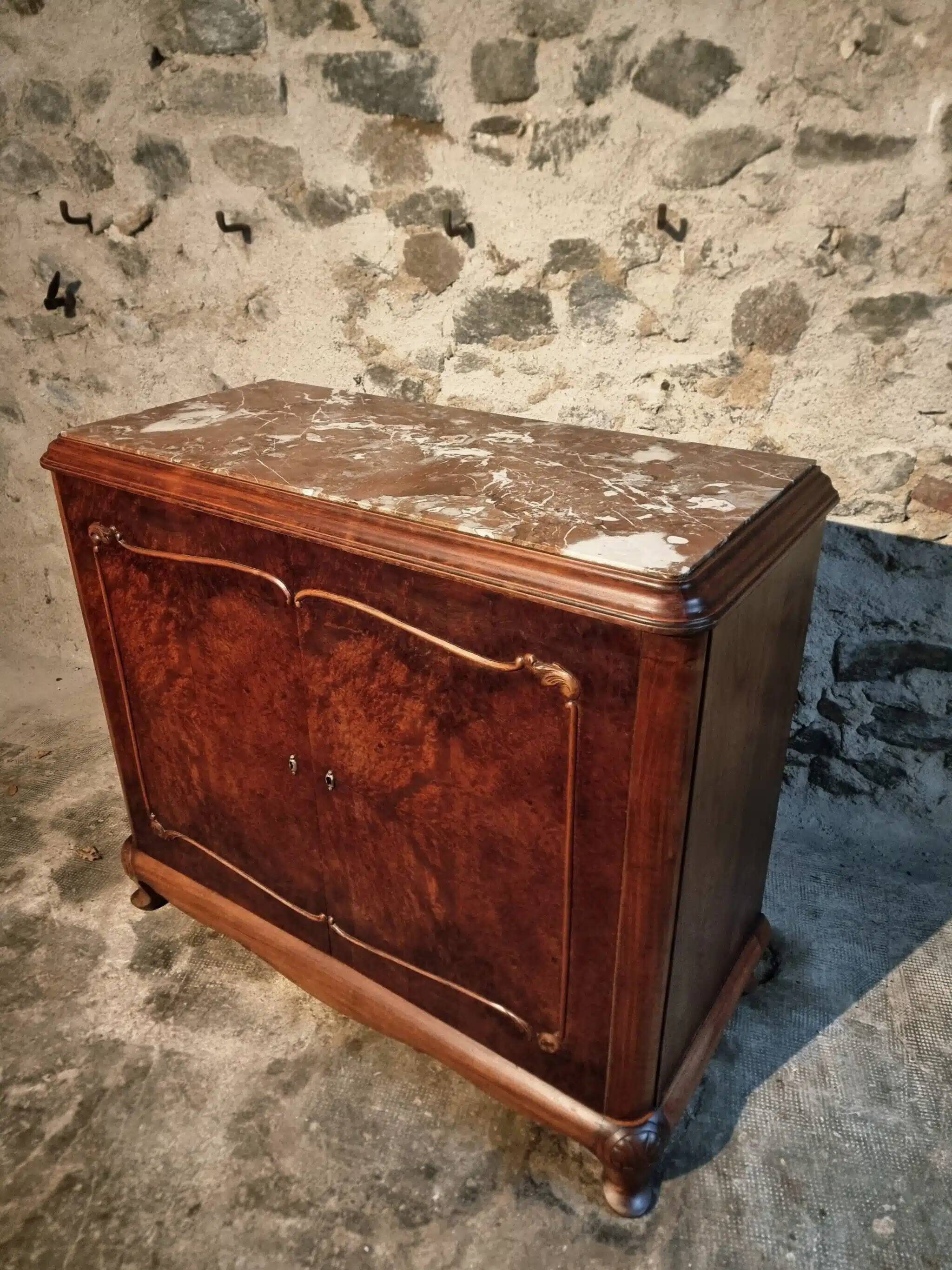 Buffet art déco français en noyer et acajou avec plateau en marbre, fin des années 1920