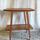 Table d'appoint moderniste en bois massif - années 50/60