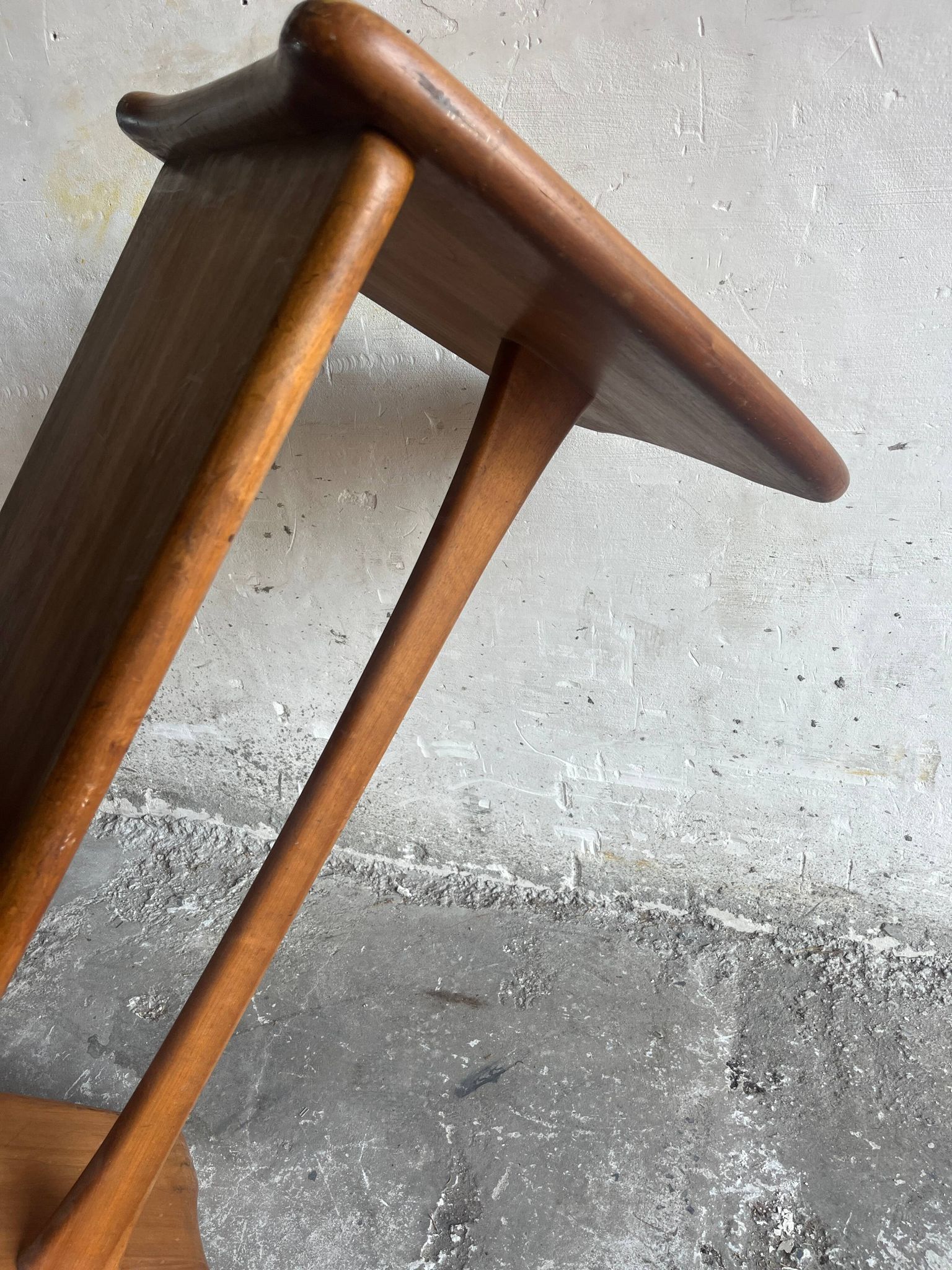 Vintage sculptural coffee table in wood