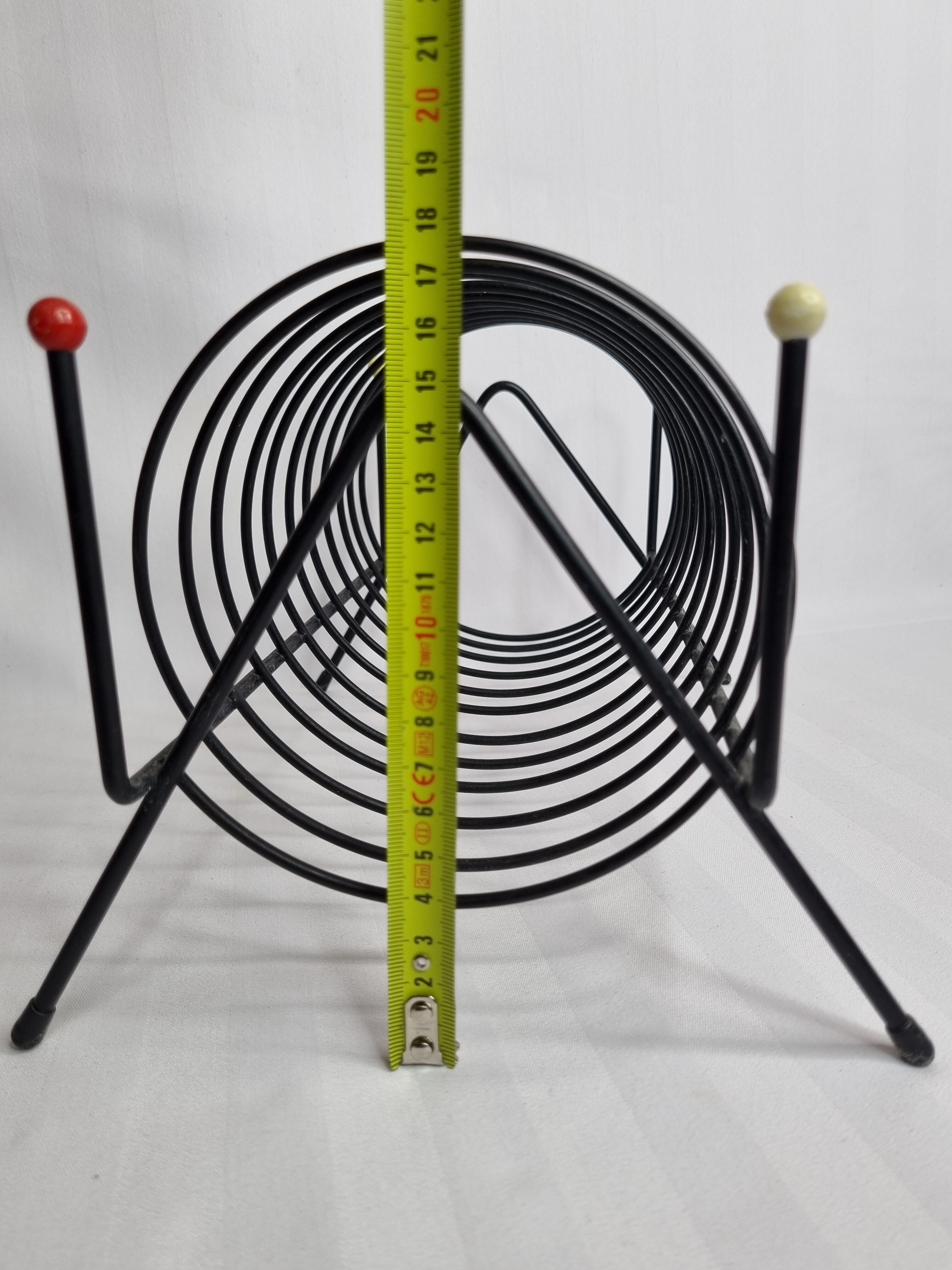 Magazine holder, vinyl holder "spring" in vintage metal, 30 cm