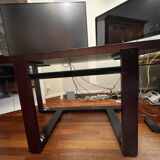 Laminate wood desk