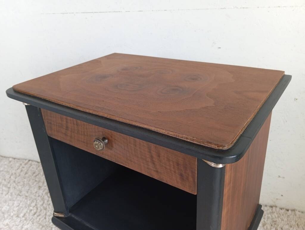Art Deco walnut bedside tables.