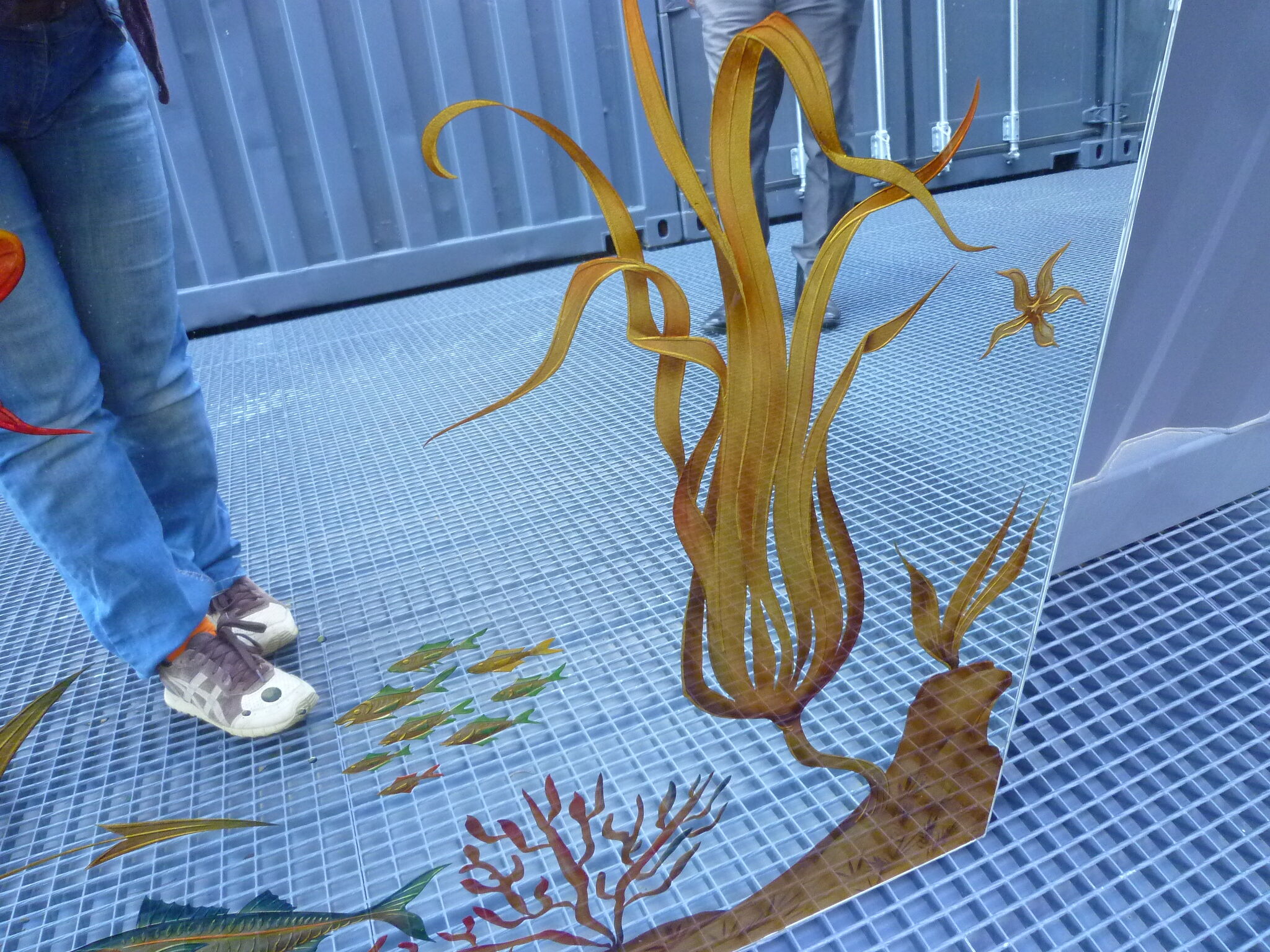 Eglomisé mirror seabed