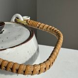 Petite théière asiatique en grès anse en rotin H11 D10