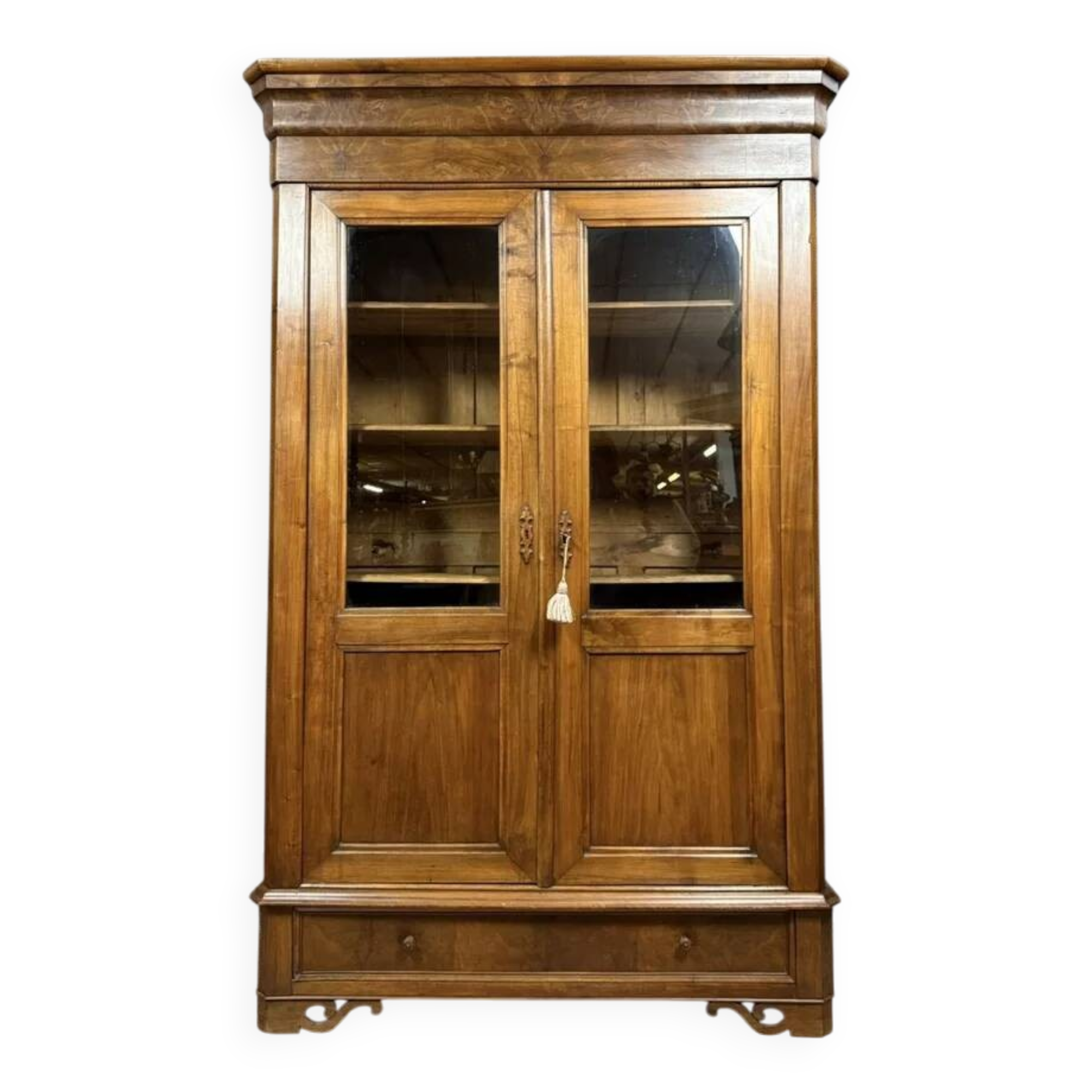 Louis Philippe - Charles X period bookcase in walnut circa 1820