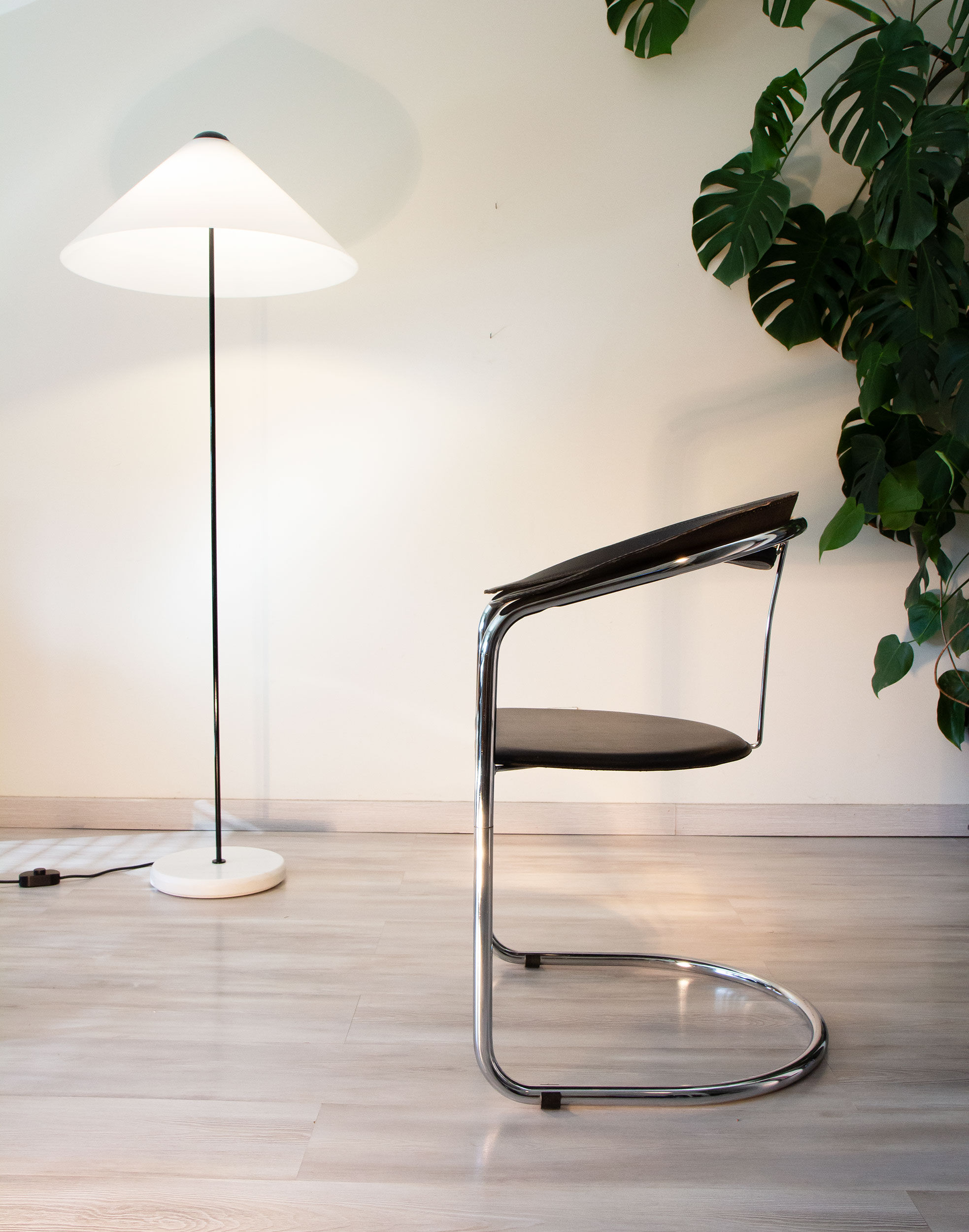 Pair of Bauhaus armchairs in leather and chrome, 70/80s