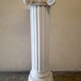 Colonne corynthienne à décor rudentée en plâtre