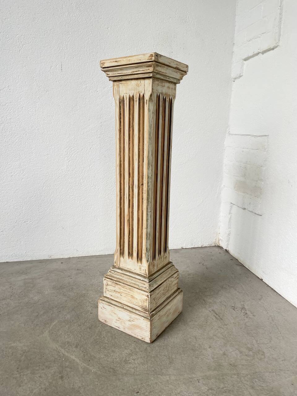 Wooden pedestal column 1900