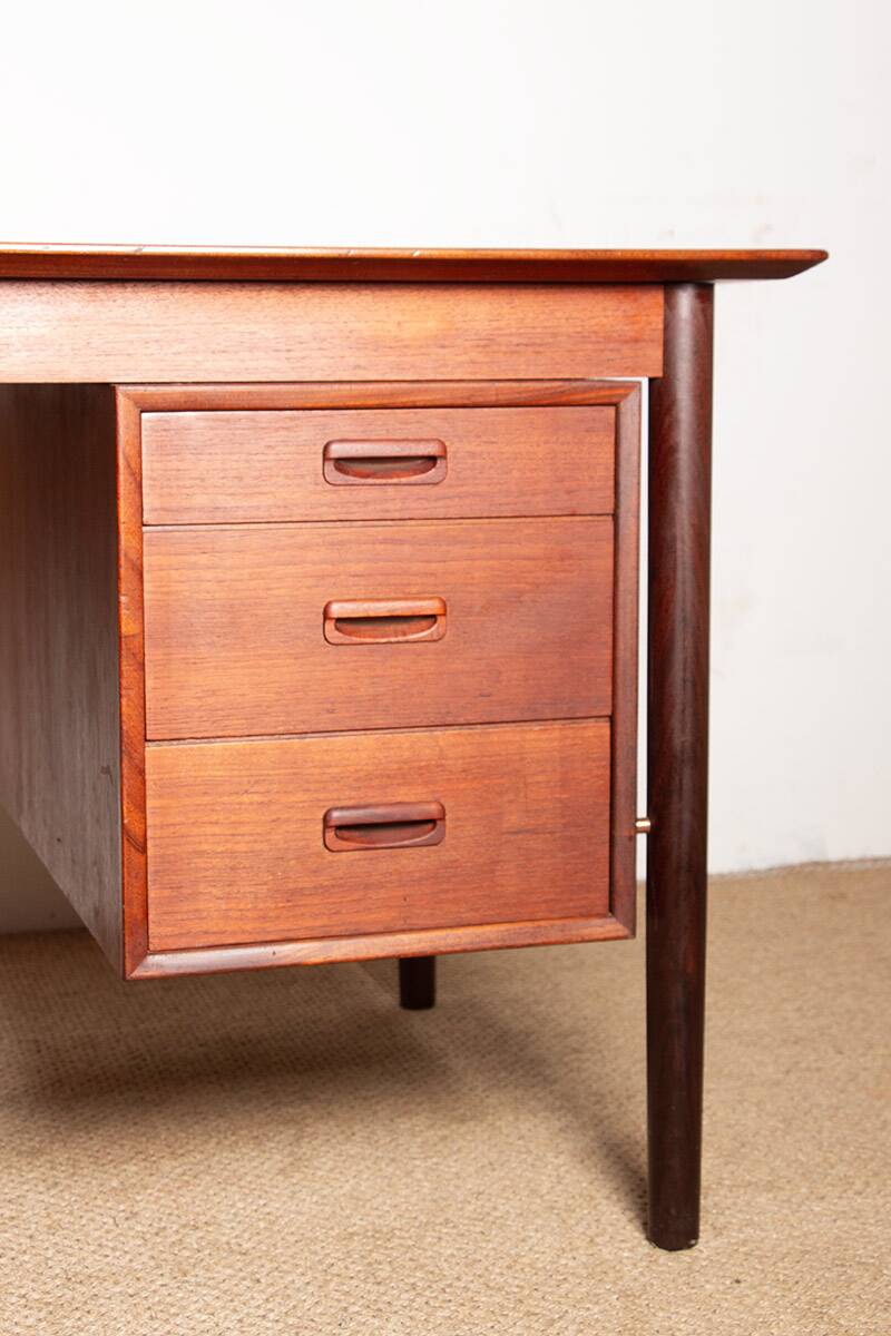 Bureau de Direction Danois en teck par Gunnar Nielsen Tibergaard 1960.