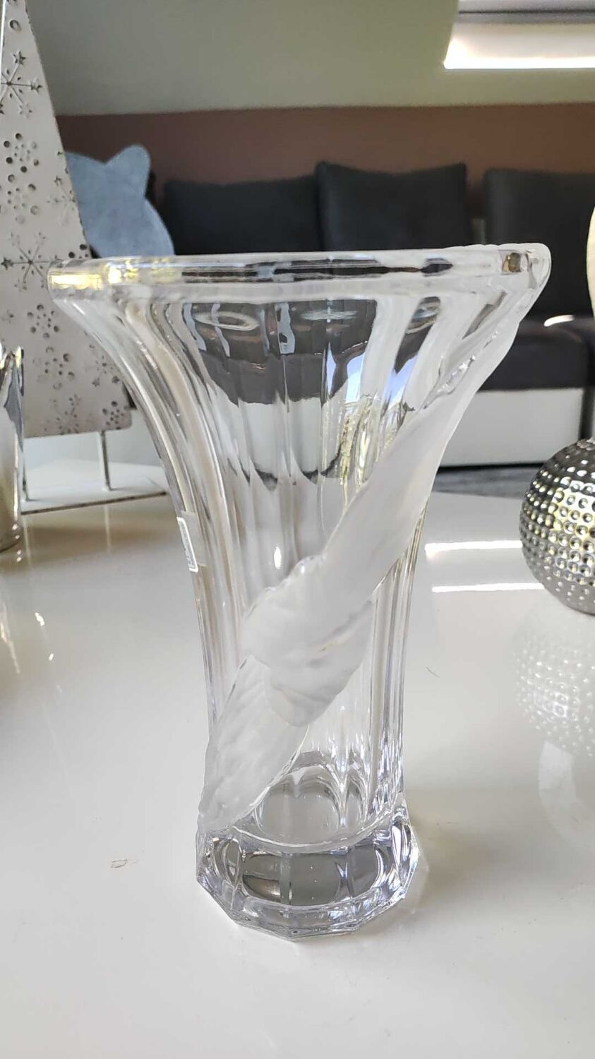 Vintage Multifaceted Crystal Vase, Frosted Draped Bow, col. Opaque white, Evita Crystal, Germany