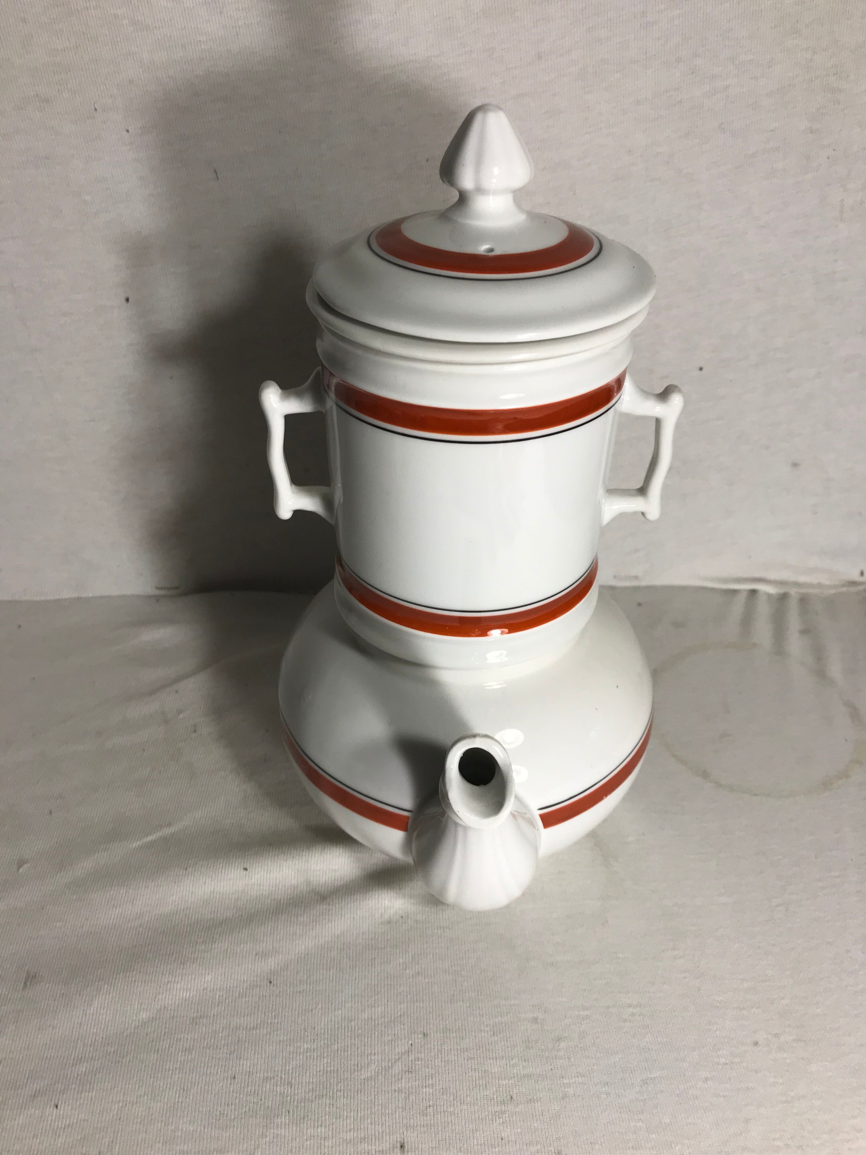 Teapot Pillivuyt and 4 vintage ceramic cups