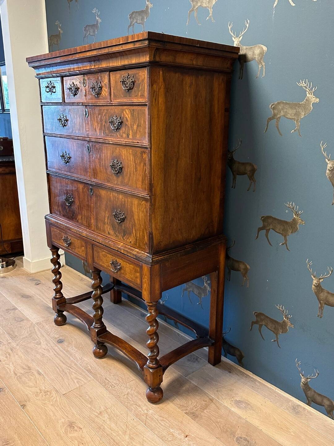 Antique 18th century burl walnut chest of drawers