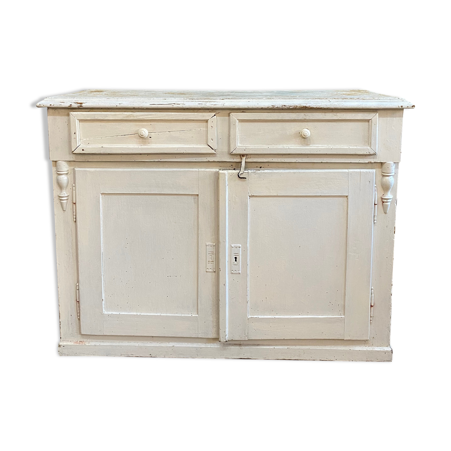 Parisian buffet in its pretty original patina