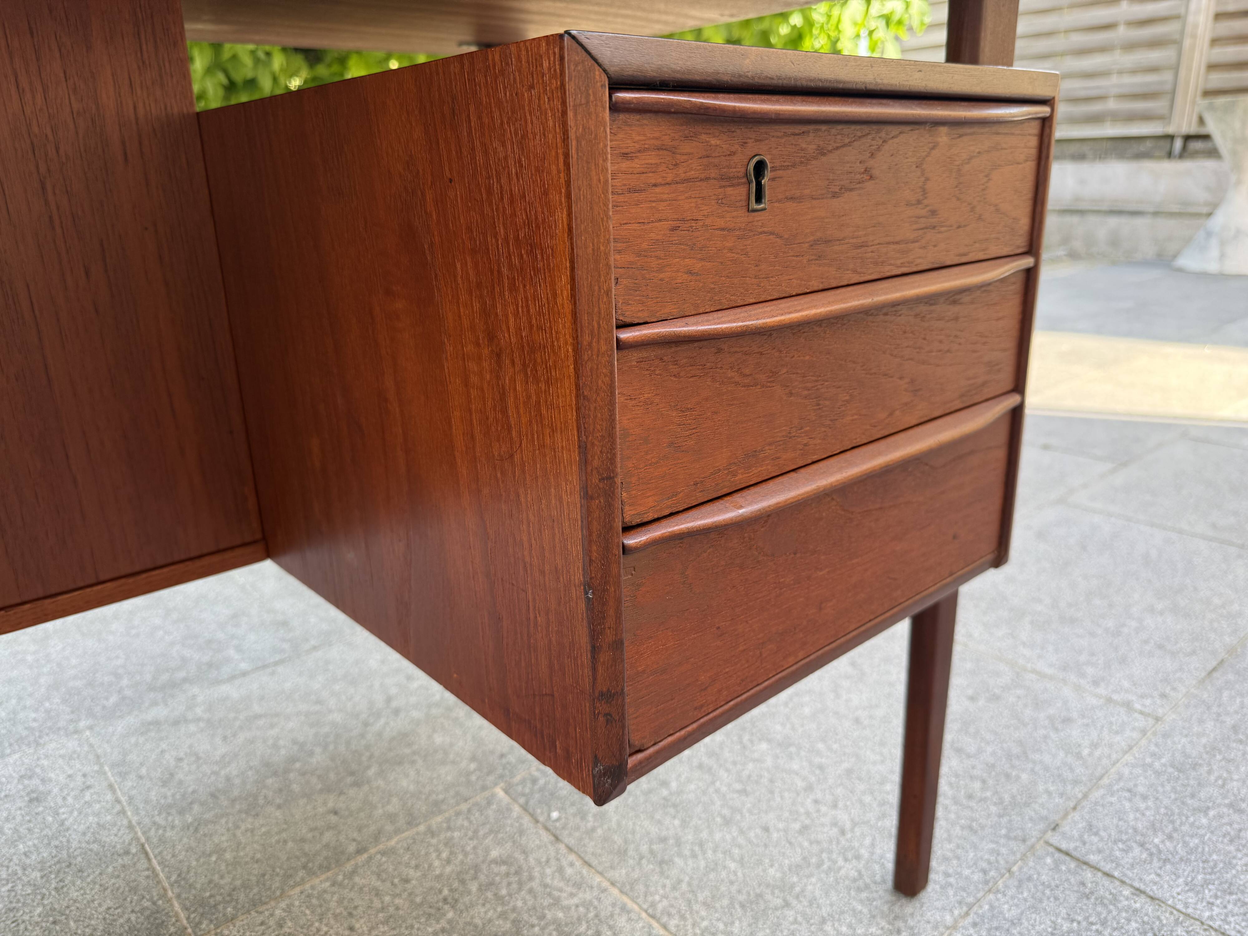 Scandinavian desk Peter Løvig Nielsen 1960s