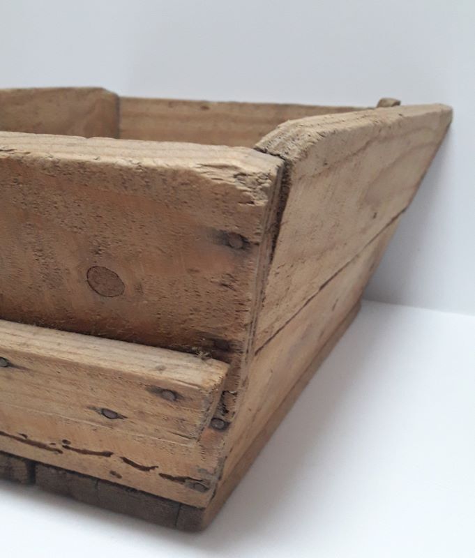 Wooden box trapezoidal