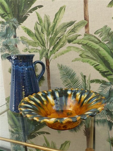 Vintage Vallauris flat cut