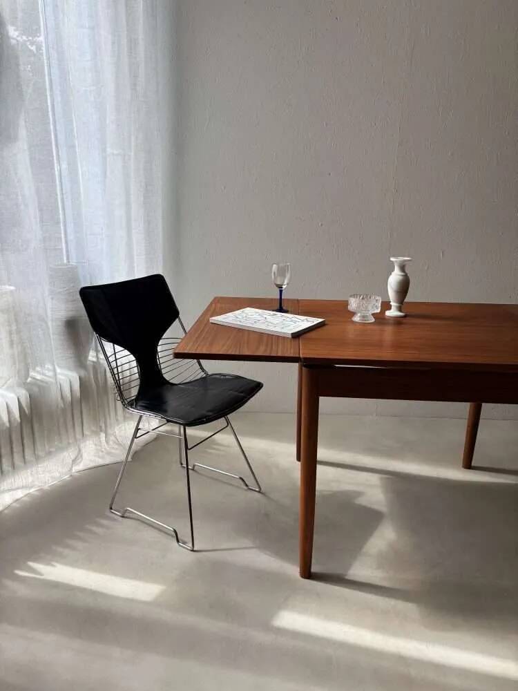 Scandinavian design dining table in solid teak from the 1960s.