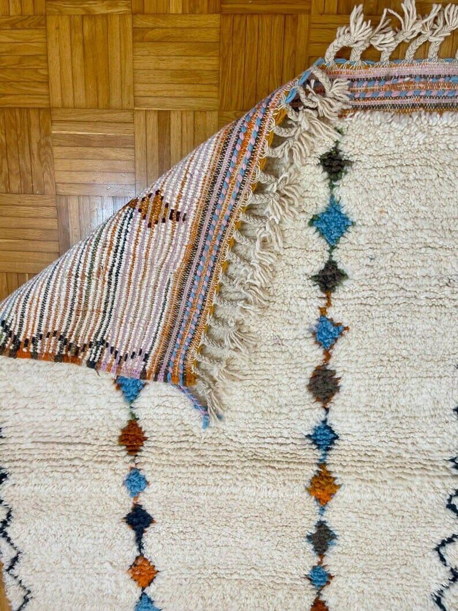 Traditional handmade wool rug size 150 x 250 cm