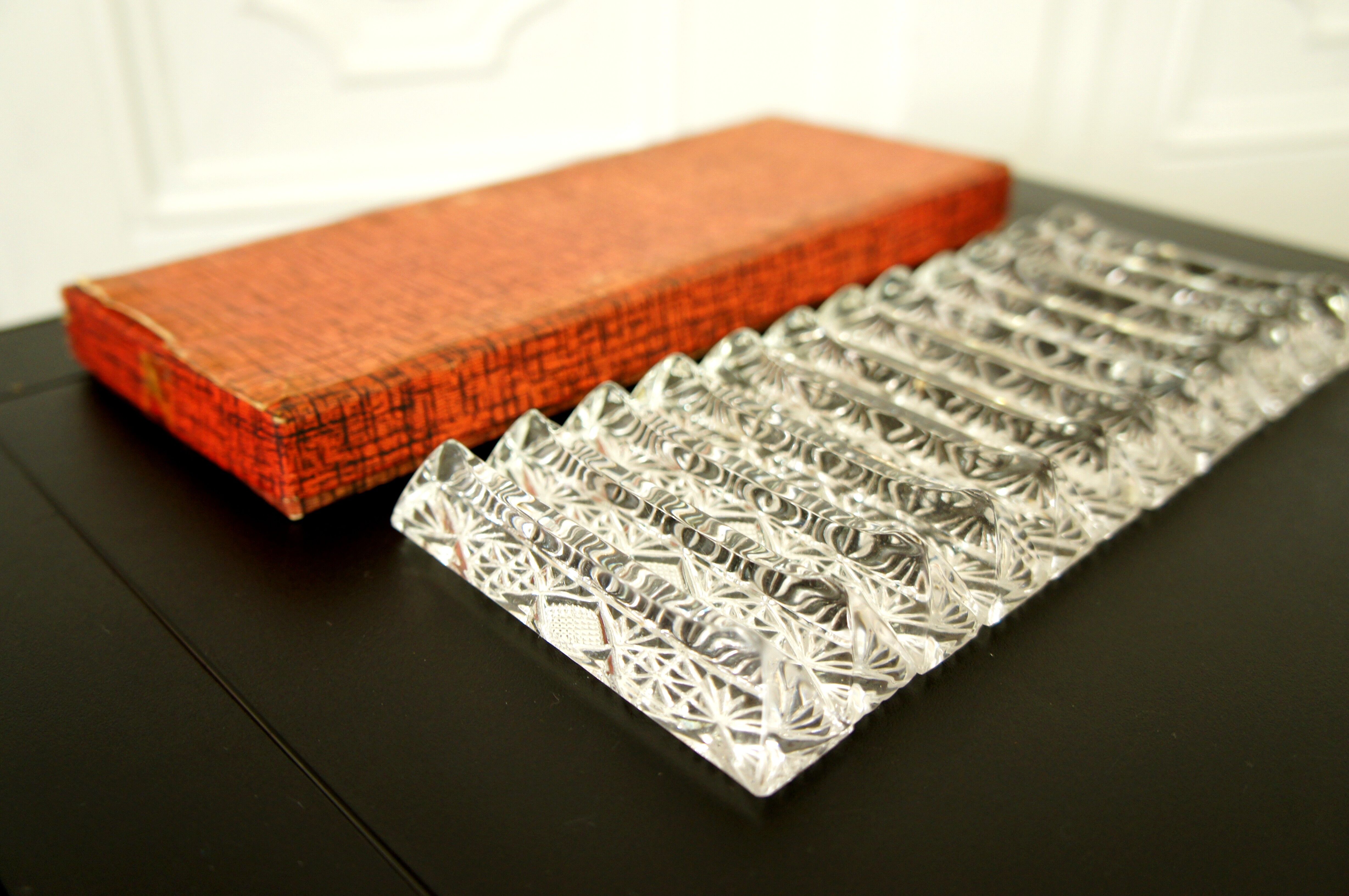 Set de 12 porte couteaux en cristal au plomb taillé