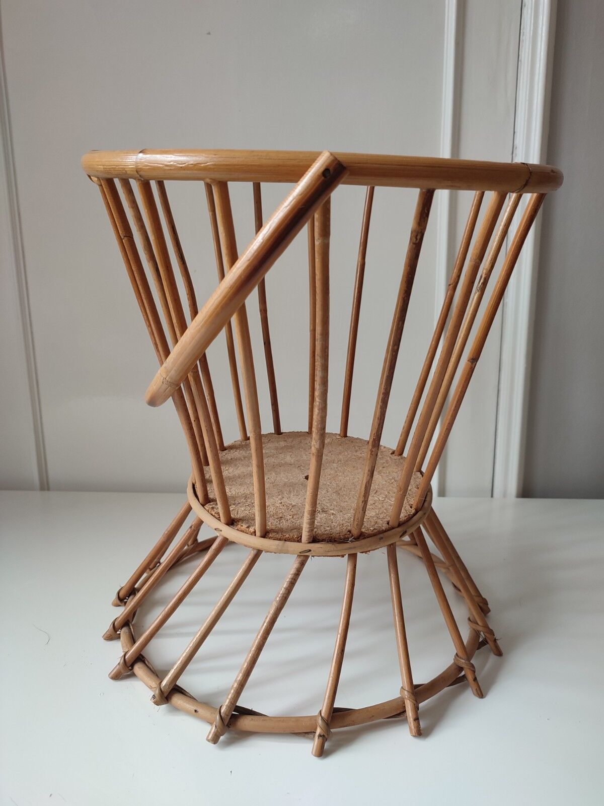 Rattan plant holder