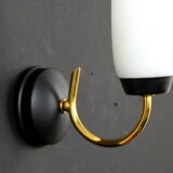Paire d'appliques murales laiton métal noir verre opaline blanche 1960