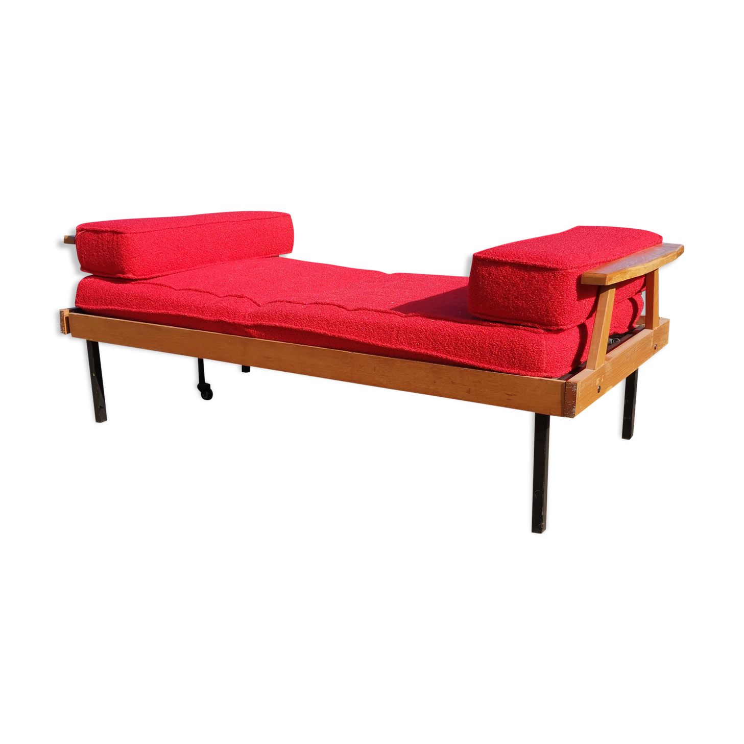 Vintage stretch scandinavian daybed
